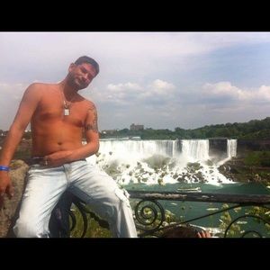 Meet your Posher, Thomas